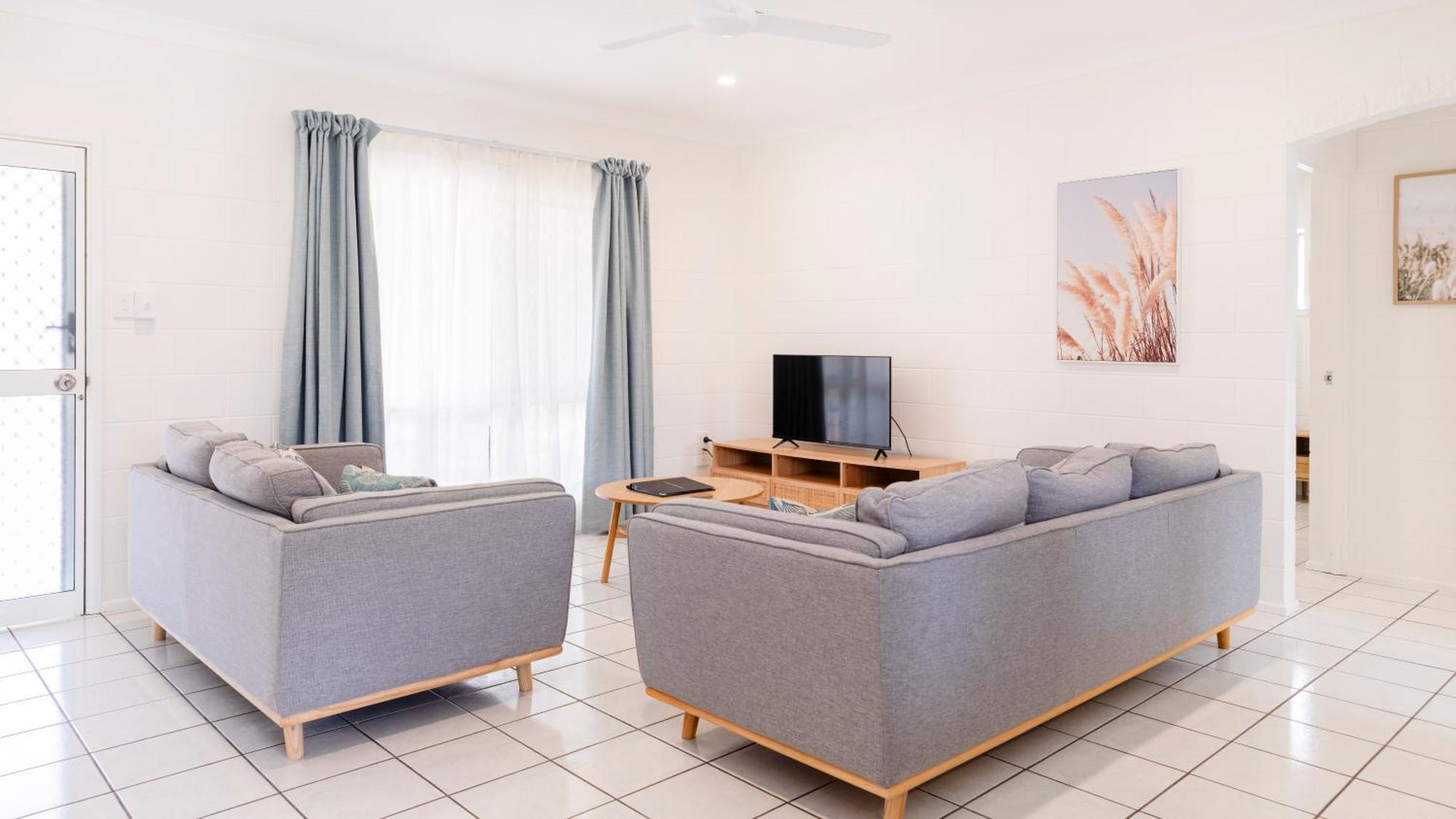 Palm View Holiday Apartments Bowen Exterior foto