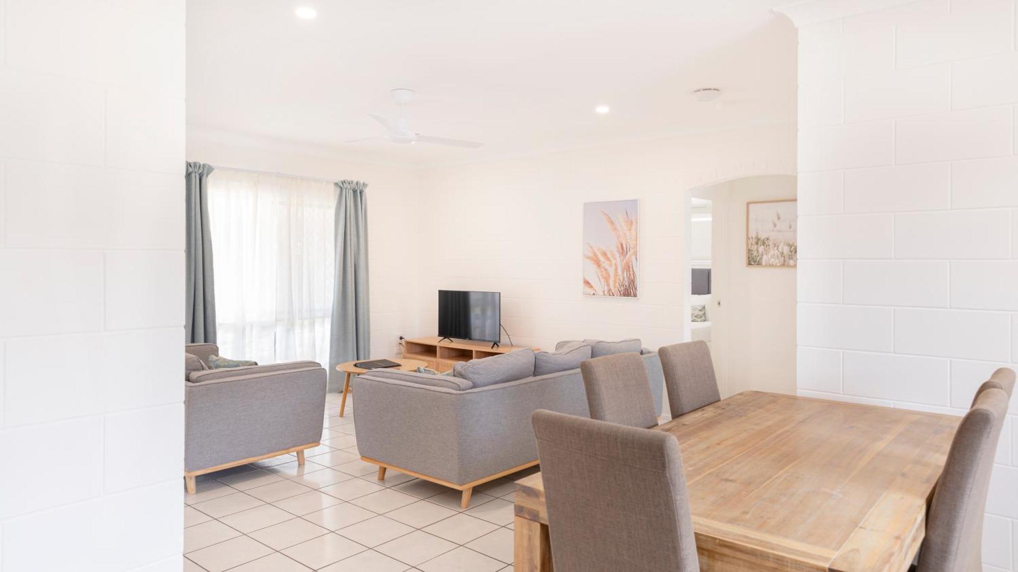 Palm View Holiday Apartments Bowen Exterior foto