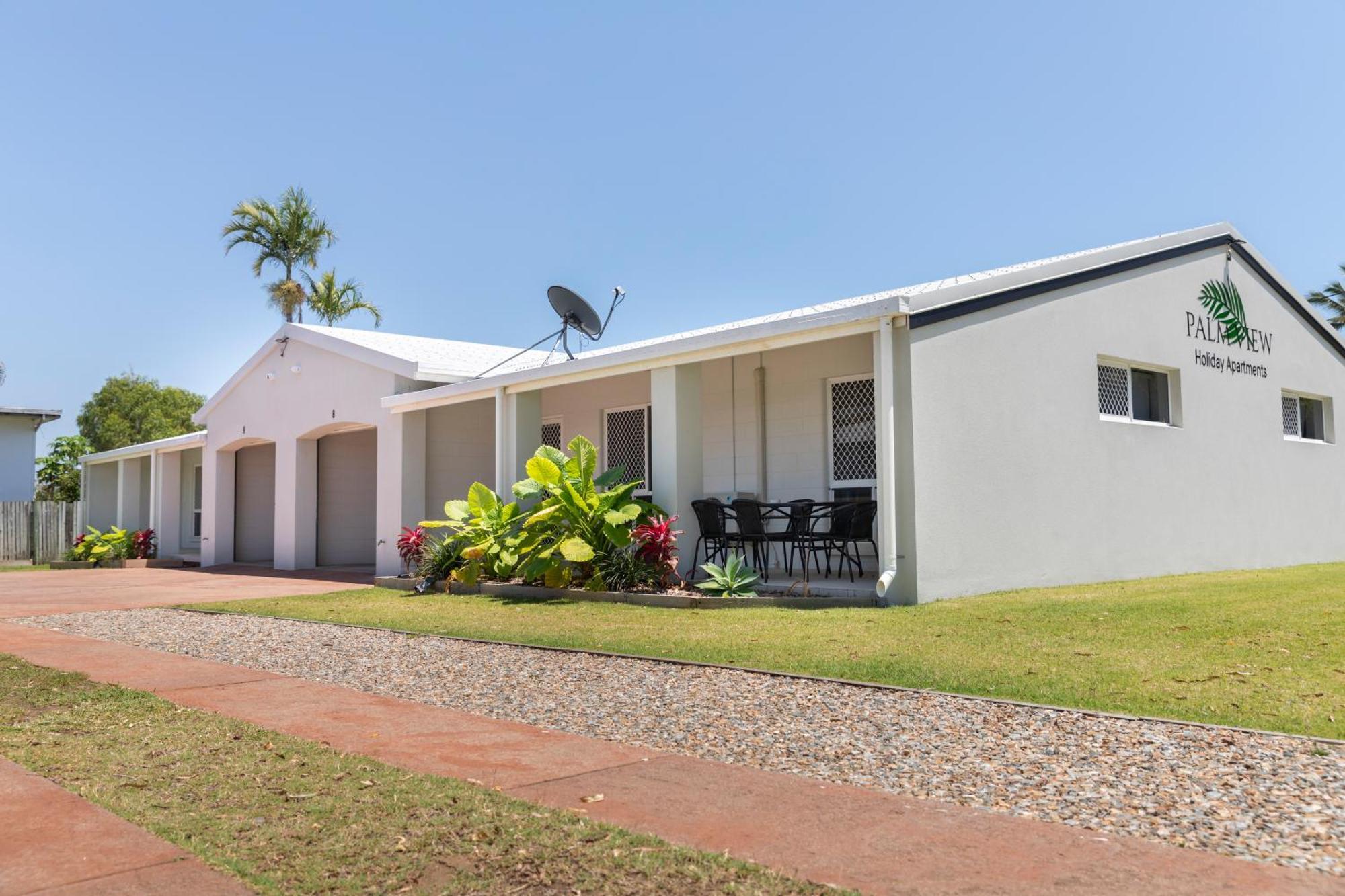 Palm View Holiday Apartments Bowen Exterior foto