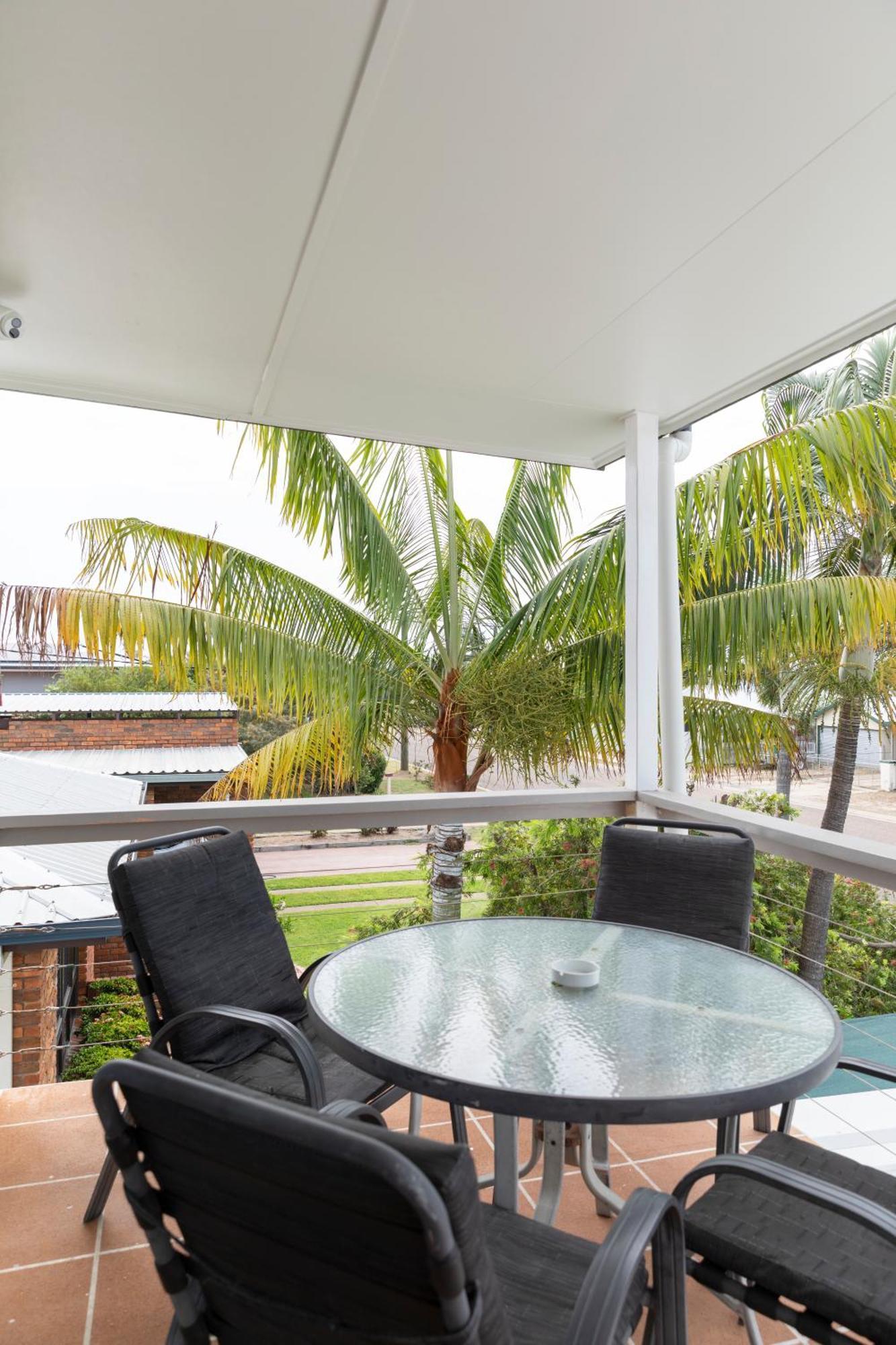 Palm View Holiday Apartments Bowen Exterior foto